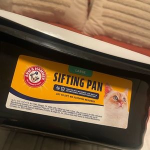 BRAND NEW ARM & HAMMER SIFTING PAN / CAT LITTER BOX (Large)
